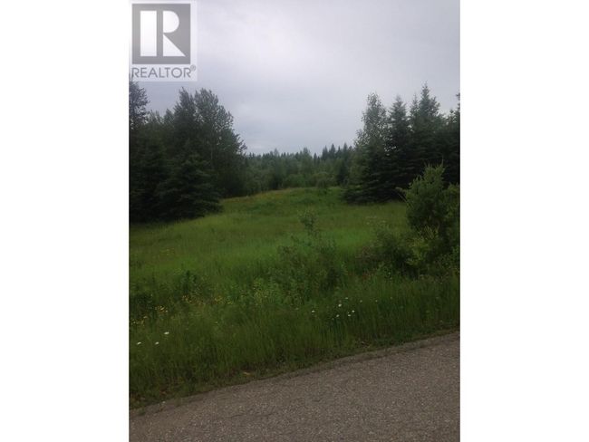 10860 Lake Creek Rd, Home with 0 bedrooms, 0 bathrooms and null parking in Hixon BC | Image 6
