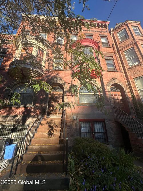 unit-4-39 S Lake Ave, Albany, NY, 12203-1161 | Card Image