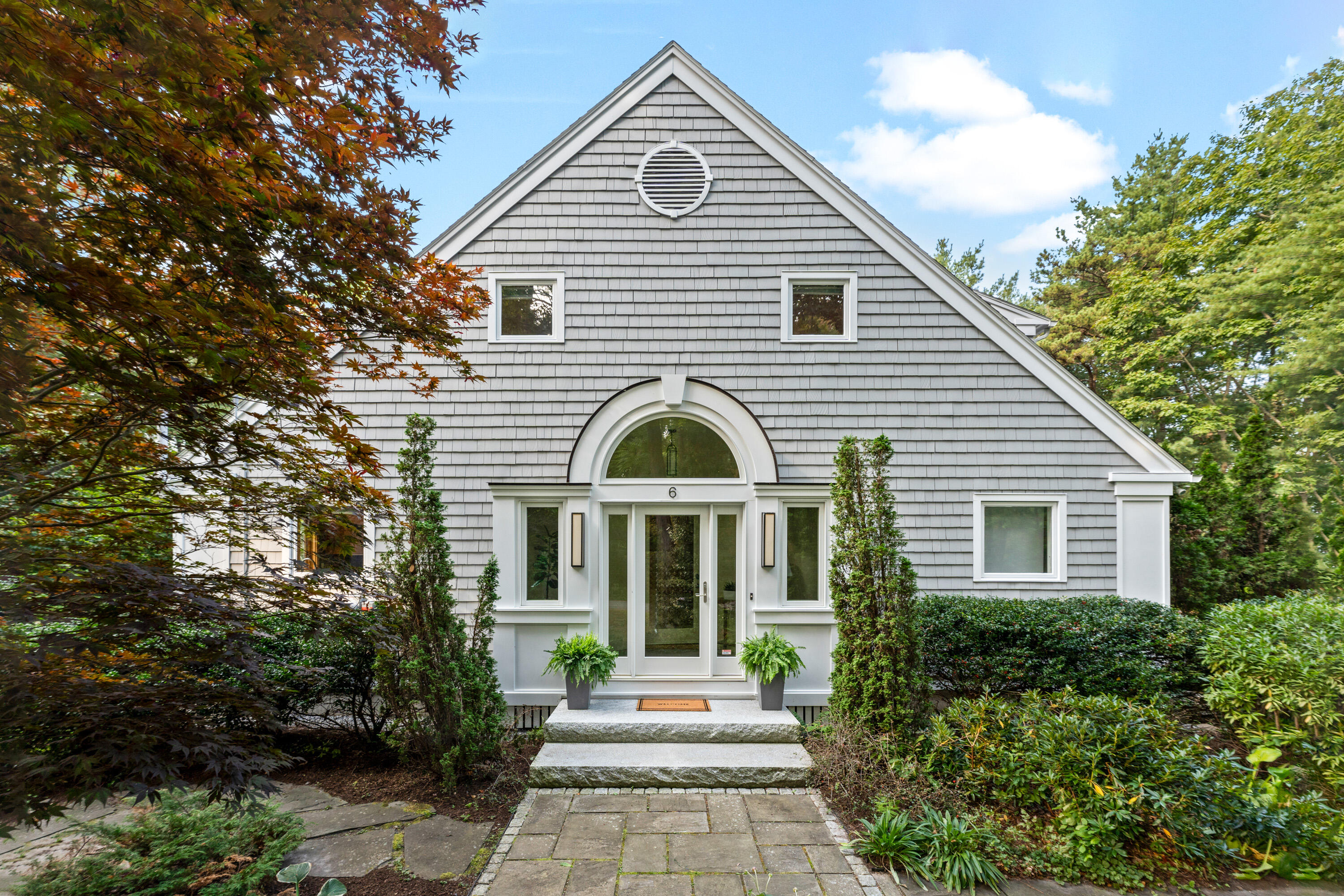 Rosewood Dr, Cape Elizabeth, ME 04107