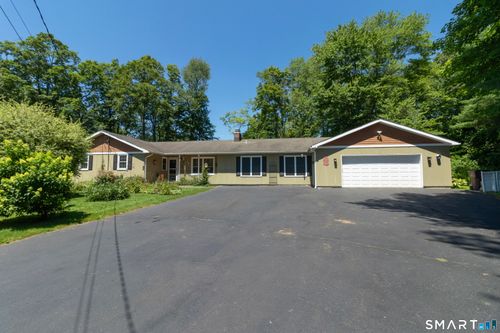 8 Glen Cir, North Branford, CT, 06471-1262 | Card Image