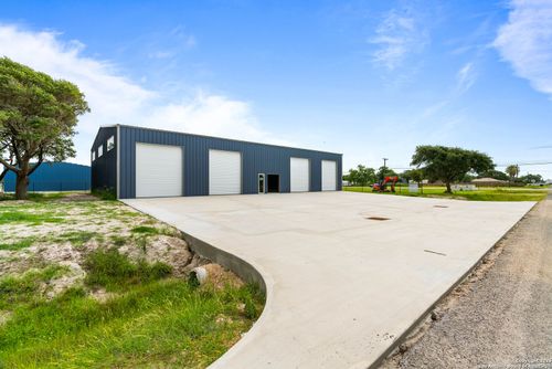 114 1st St, Rockport, TX, 78382 | Card Image