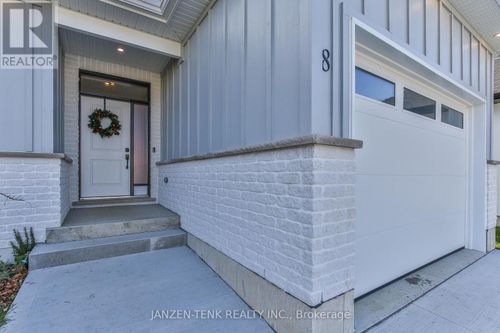 {{alt}} | Card Image