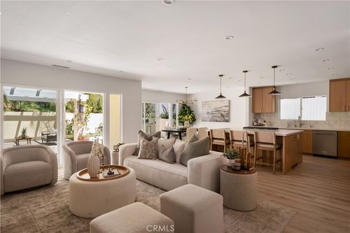 23105 Middlebank Dr, Newhall, CA, 91321-3613 | Card Image