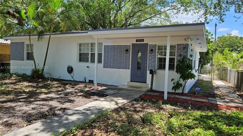 12120 Ne 11th Pl, North Miami, FL, 33161-5825 | Card Image