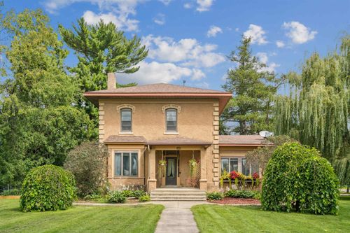 106 6th Ave W, Cresco, IA, 52136-1156 | Card Image