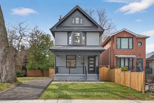 290 Chisholm Ave, East York, ON, M4C4W7 | Card Image