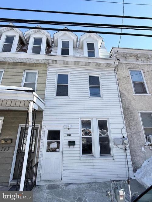 741 E Norwegian St, POTTSVILLE, PA, 17901-2709 | Card Image