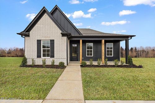 445 Sunflower St, Nesbit, MS, 38651-1080 | Card Image