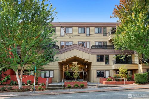 apt-403-3401 Wallingford Ave N, Seattle, WA, 98103-9071 | Card Image