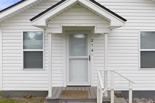 214 S Locust St, Pauls Valley, OK, 73075-4423 | Card Image