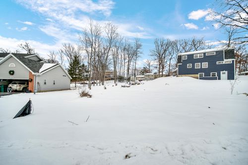 2045 Hidden Valley Dr, Crown Point, IN, 46307-9331 | Card Image