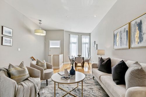 488 King St E, Toronto, ON, M5A1L8 | Card Image