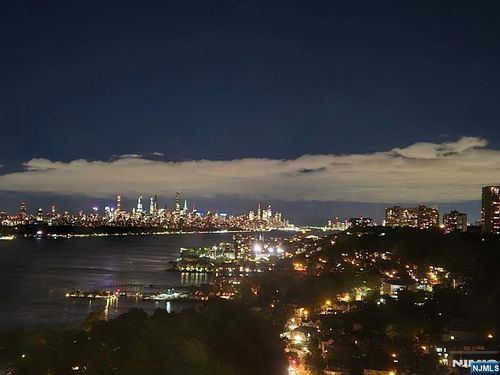 100 Old Palisade, Fort Lee, NJ, 07024 | Card Image