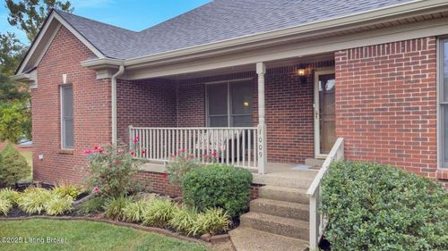 1009 Verity Way, Goshen, KY, 40026-9428 | Card Image