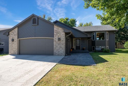 6601 W 55th St, Sioux Falls, SD, 57106-1938 | Card Image
