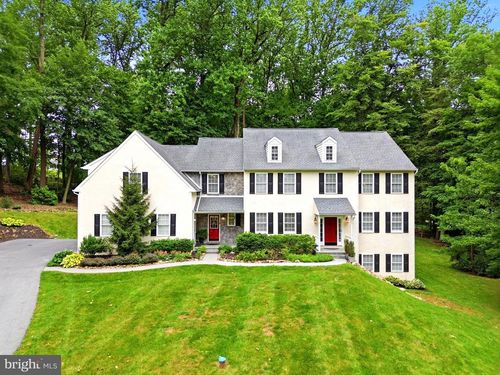 661 Saint Matthews Rd, CHESTER SPRINGS, PA, 19425-3719 | Card Image