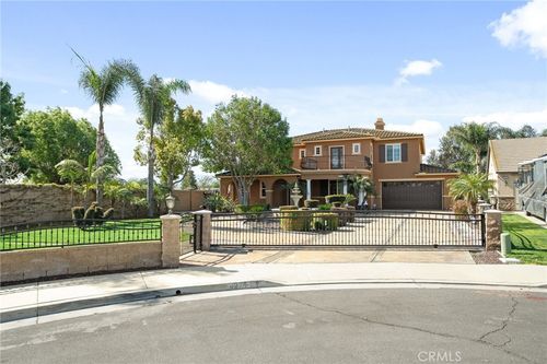 8224 Fieldstream Ct, Eastvale, CA, 92880-8581 | Card Image