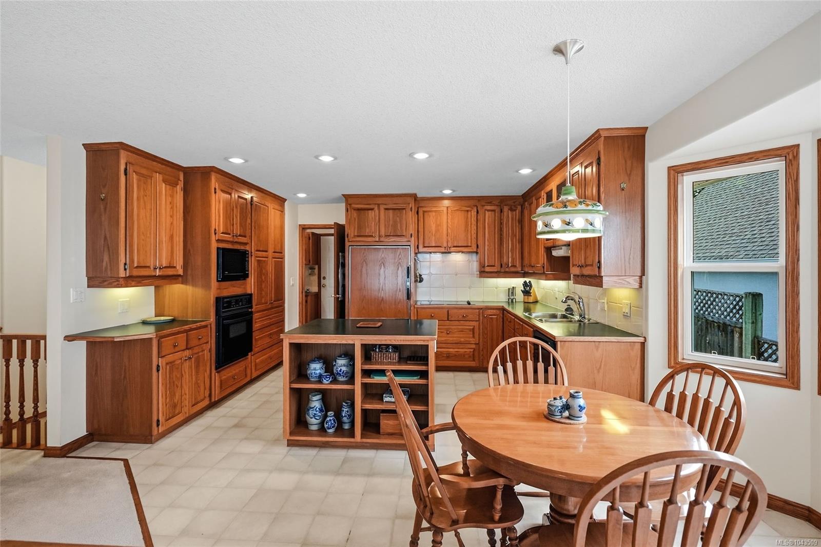 Residential in Nanoose Bay 4