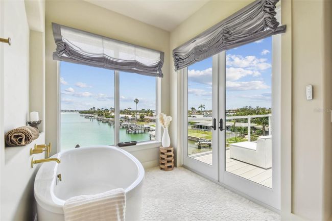 344 Capri Blvd, Townhouse with 5 bedrooms, 5 bathrooms and null parking in TREASURE ISLAND FL | Image 29