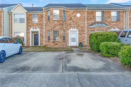 714 Sutherland Dr, Chesapeake, VA, 23320-6640 | Card Image