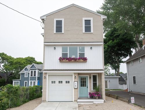 15 9th St, Onset, MA, 02558-1520 | Card Image