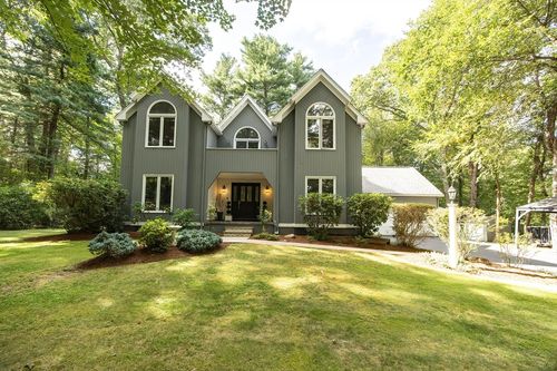 14 Stonehedge Rd, Bellingham, MA, 02019-3028 | Card Image