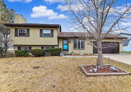 747 E Quail Run, Oak Creek, WI, 53154-5790 | Card Image