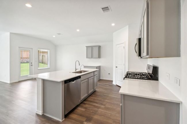 24714 Sage Meadows Way, House other with 4 bedrooms, 2 bathrooms and 2 parking in Magnolia TX | Image 4
