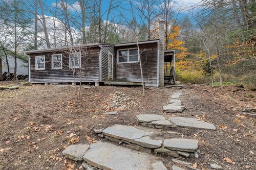 58 South St, Williamsburg, MA, 01096-9726 | Card Image