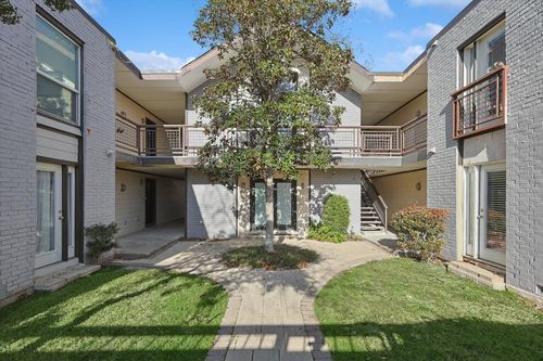 232a-2722 Knight St, Dallas, TX, 75219-3704 | Card Image