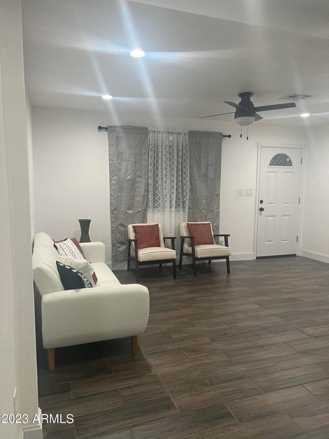 13211 W Tuckey Lane, Sold in Glendale Zoocasa