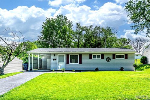 9462 Margo Ann Ln, Saint Louis, MO, 63134-3928 | Card Image