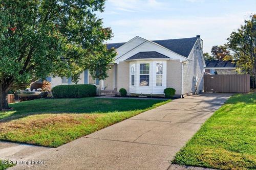 1611 Fitzgerald Ct, La Grange, KY, 40031-9377 | Card Image
