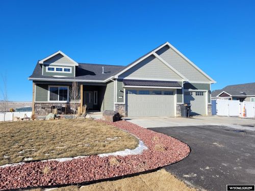 566 Blue Sky Drive, Mills, WY, 82604 | Card Image