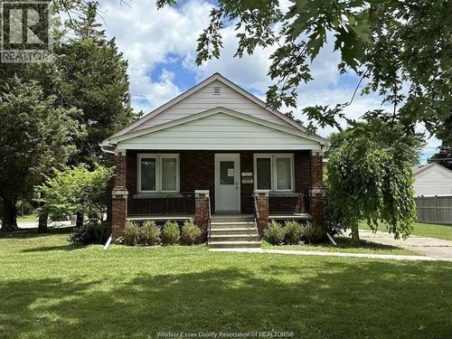 1112 Eastlawn Ave, Windsor, ON, N8S3J2 | Card Image