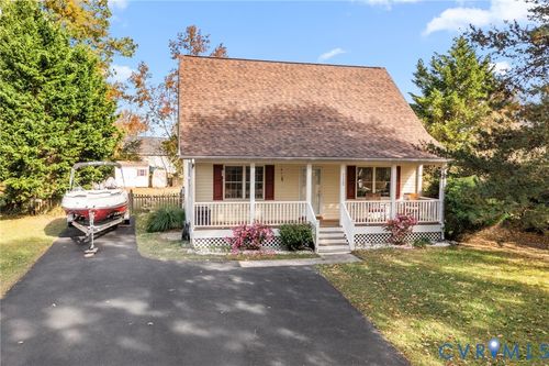 1120 S Glebe Rd, Montross, VA, 22520-4108 | Card Image