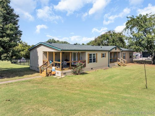 1830 Patton Dr, Sulphur, OK, 73086-9412 | Card Image