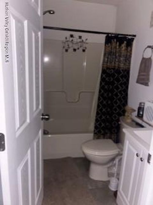 7 Laura Ln, Otisville, NY, 10963-2318 | Card Image