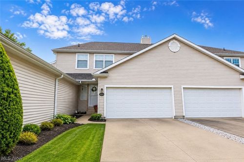 7567 Monterey Bay Dr, Mentor-On-The-Lake, OH, 44060-9020 | Card Image