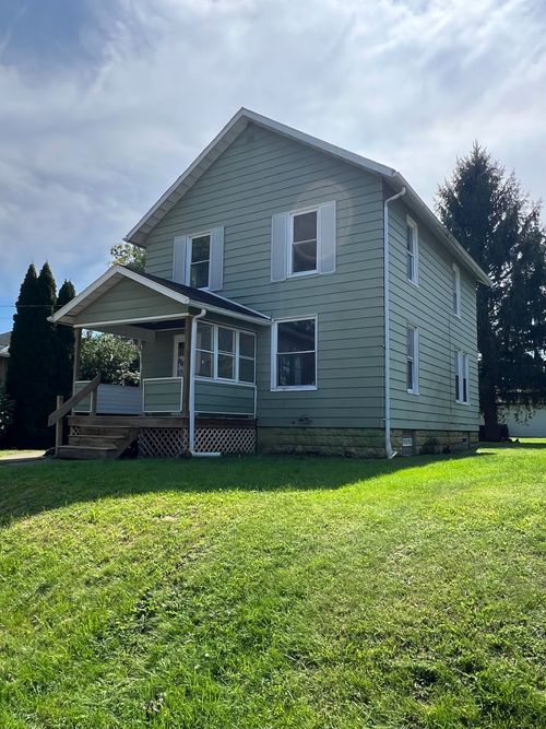 420 E Fairmont Ave, New Castle, PA, 16105-2603 | Card Image