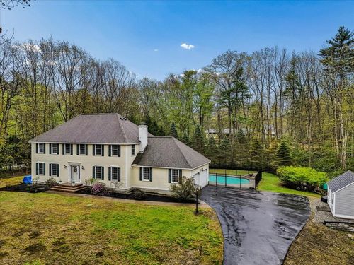 98 Hitching Post Ln, Bedford, NH, 03110-4925 | Card Image