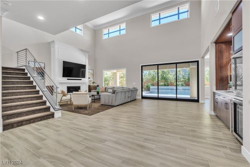 10 Moonfire Dr, Las Vegas, NV, 89135-7800 | Card Image