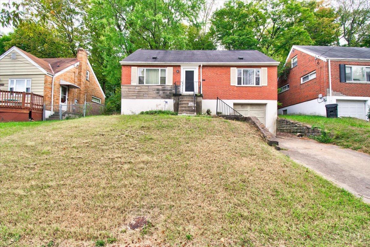 Ashbrook Dr, Cincinnati, OH 45238