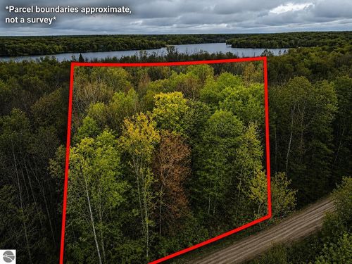 VL 3.49A Elizabeth Rd, Iron River, MI, 49935-7433 | Card Image