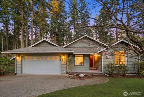 10405 Olympic Pl, Anderson Island, WA, 98303-8784 | Card Image