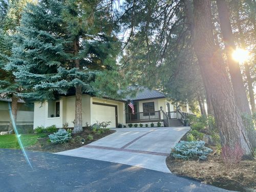 60785 Willow Creek Loop, Bend, OR, 97702 | Card Image