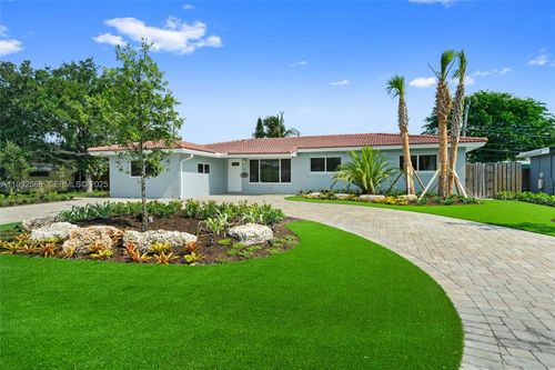 251 Se 7th St, Pompano Beach, FL, 33060-8451 | Card Image