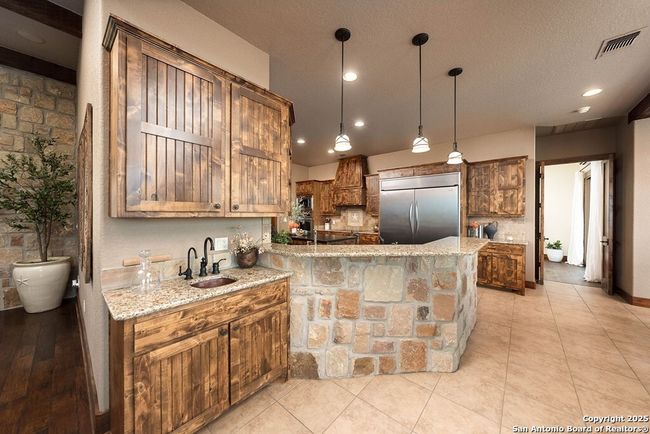 112 Juniper Pt, House other with 4 bedrooms, 5 bathrooms and null parking in Ingram TX | Image 9