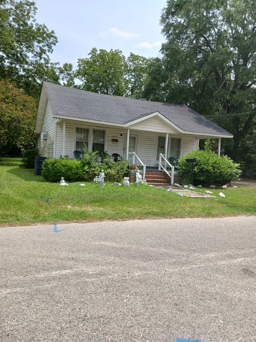 607 Smith St, Marion, SC, 29571-4243 | Card Image