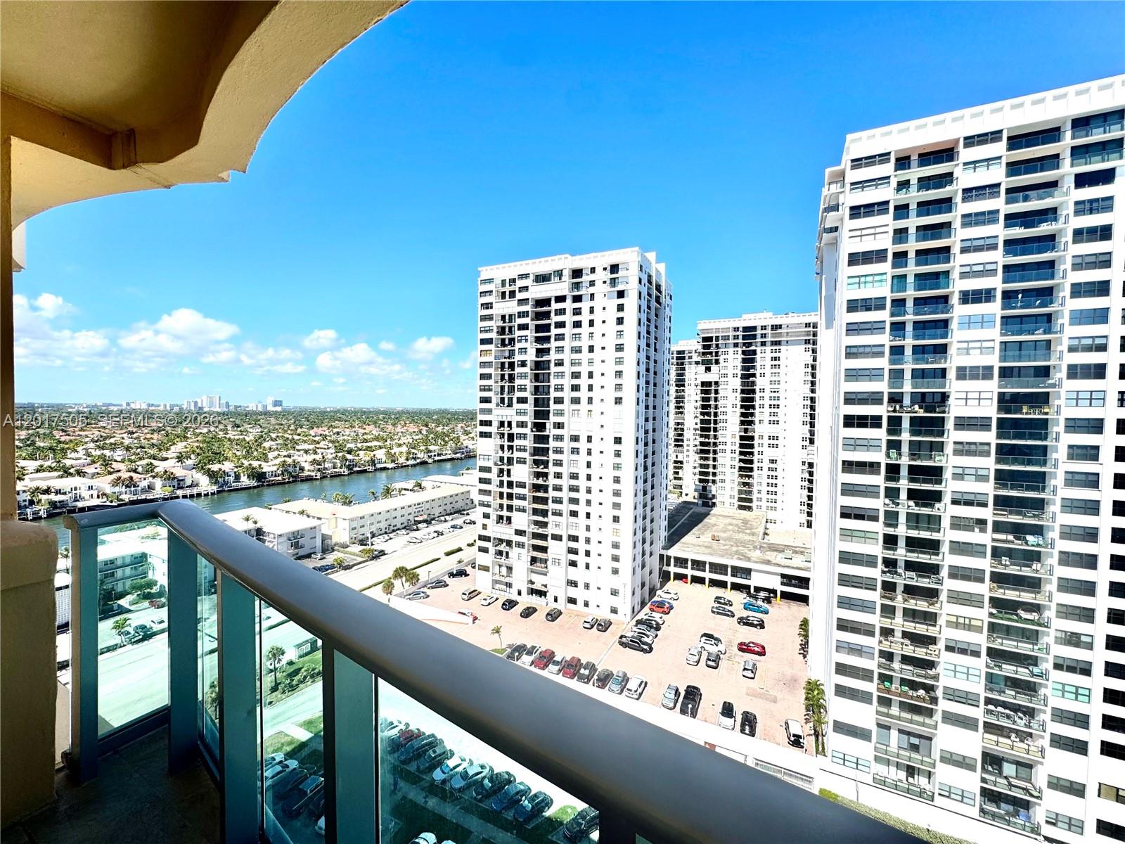 Residential Lease in Hollywood